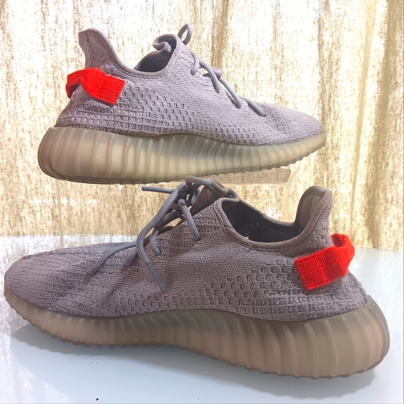 Adidas YEEZY 350 Boost V2 Knit Sneakers: size 16 - Picture 5 of 9